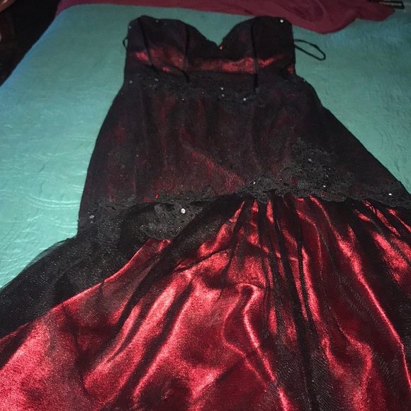 Red and black prom dress - Picture 6 of 8